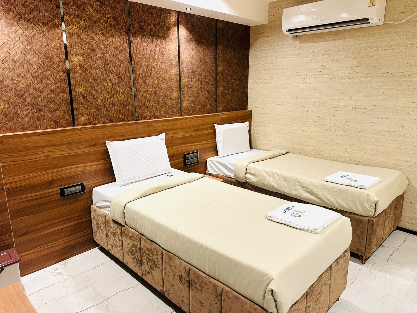 Deluxe Double room for two guests at Hotel Keys Delight — photo 4