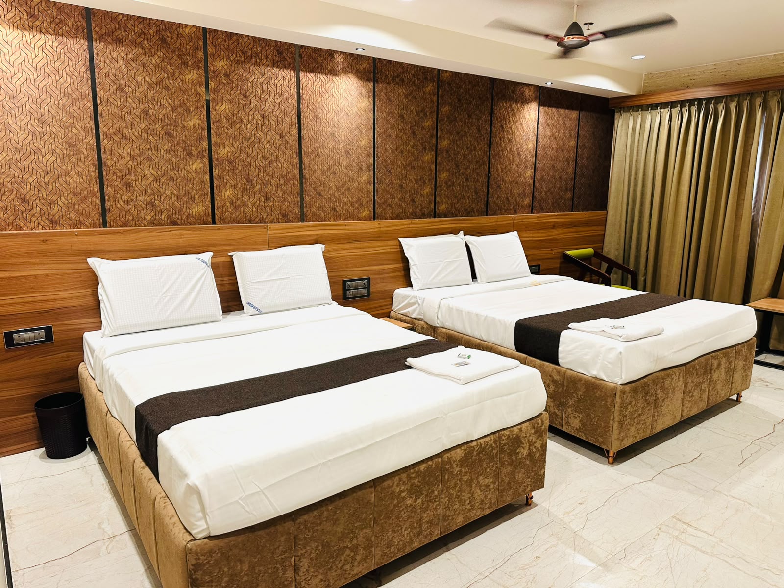 Deluxe Delight room for up to four guests at Hotel Keys Delight — photo 4