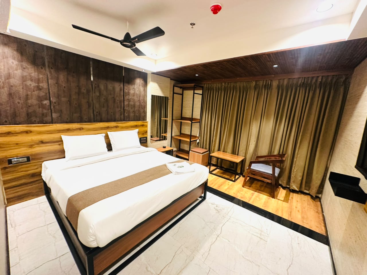 Deluxe Double room for two guests at Hotel Keys Delight — photo 3